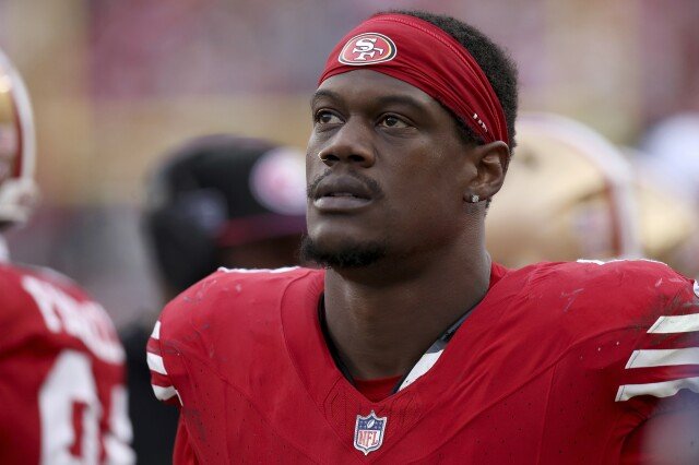 Los Buccaneers despiden a Randy Gregory después de que no se presentara al campo de entrenamiento