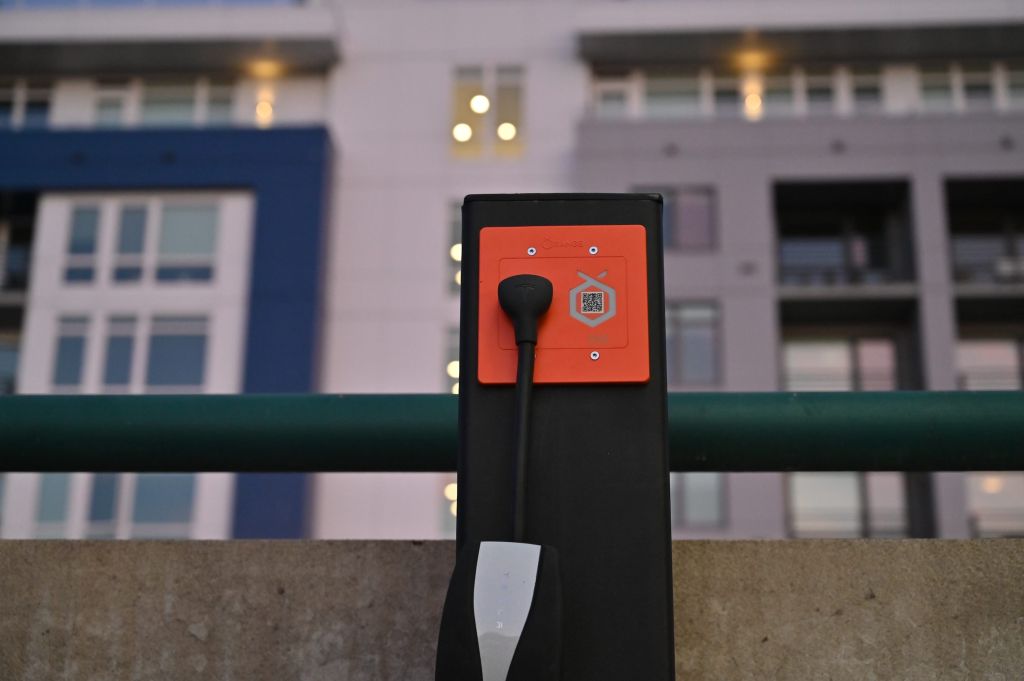 Orange Charger piensa que un enchufe de $750 resolverá la carga de vehículos eléctricos para los residentes de apartamentos