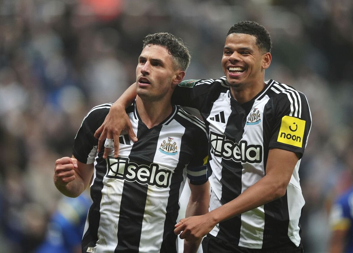 Newcastle gana el partido reprogramado en la Copa de la Liga Inglesa para enfrentarse a Chelsea en la cuarta ronda